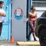 Jennifer-Lopez-go to the-gym in COVID lockdown